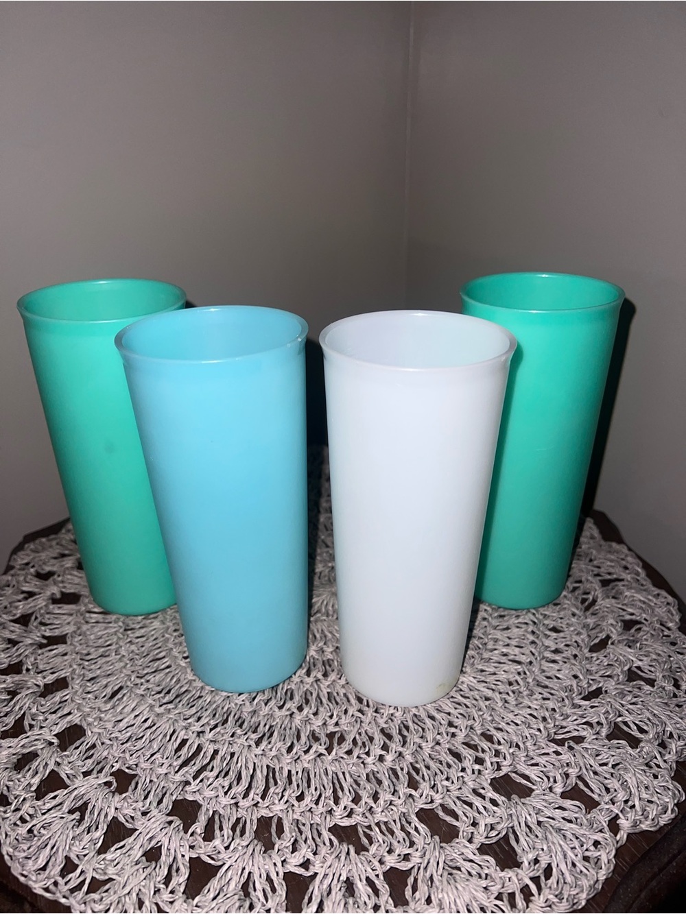 Vintage Tupperware 107-33 Assorted Pastel Plastic Tumblers -set of 4